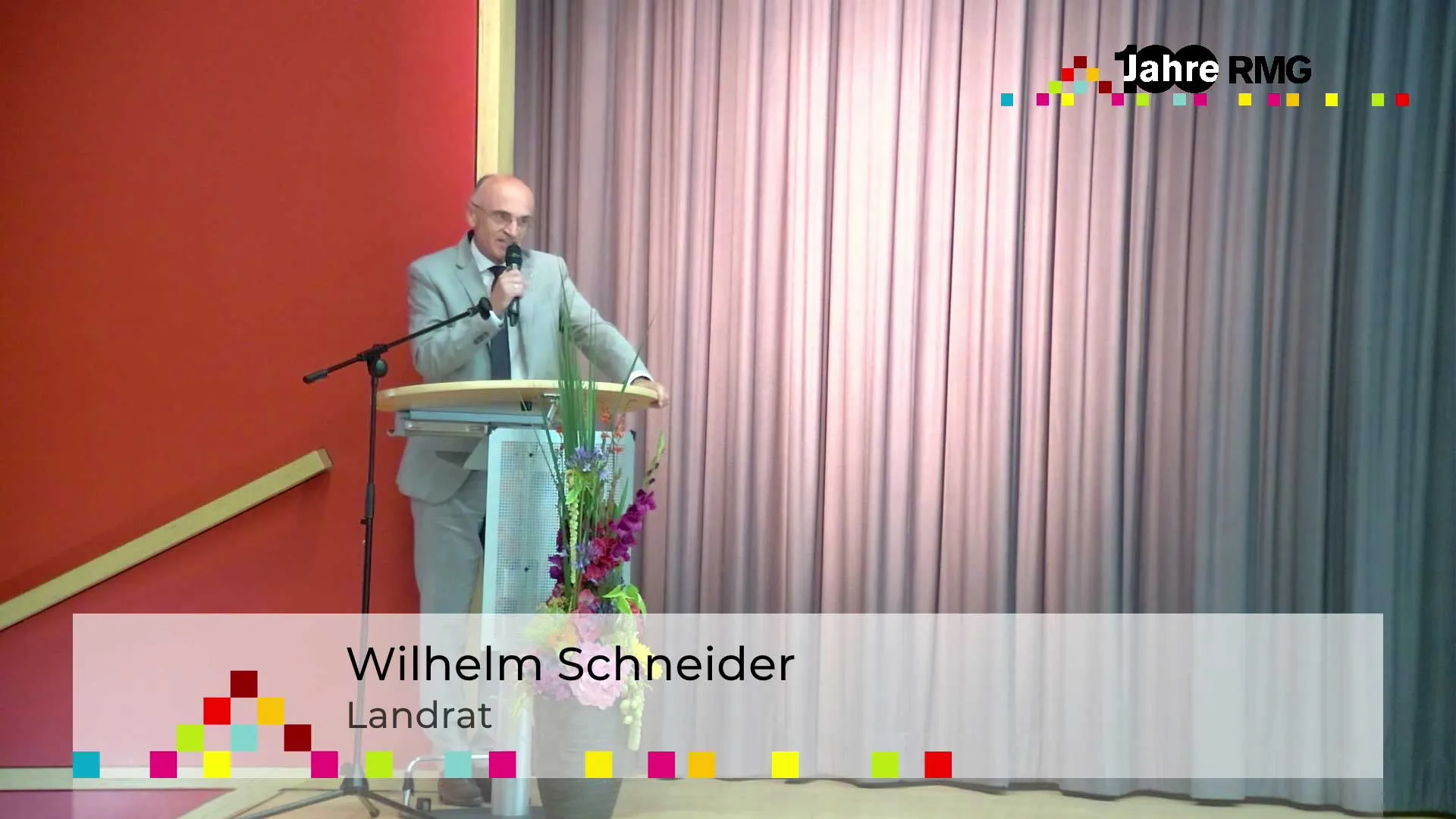 Ceremony for 100 years of Regiomontanus-Gymnasium in a live stream: District Administrator Wilhelm Schneider at the lectern