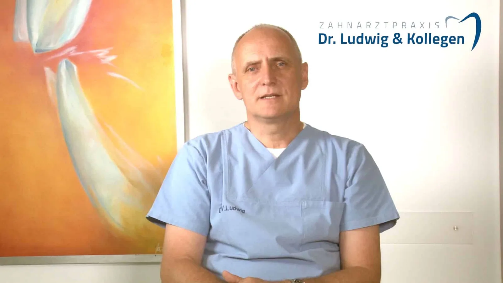 Still from the video campaign: interview at the dental practice Dr. Ludwig & colleagues